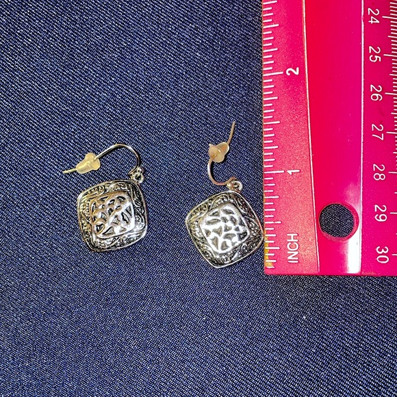 Beautiful Lia Sophia wire-back earrings. Diamond shaped, Black/Silver tone. - Picture 4 of 6